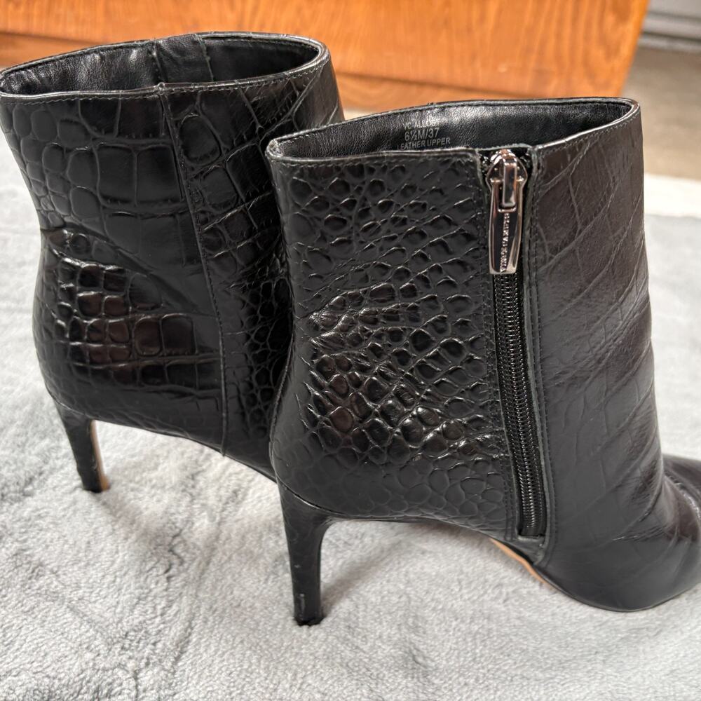 Vince Camuto VC-Aliost Ankle Boots Womens 6.5M Black Croc Embossed Leather - Picture 9 of 16